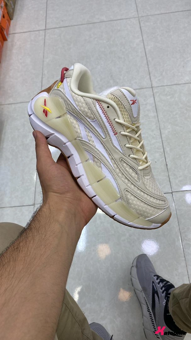 کفش باشگاهی ریبوک زیگ کینتیکا ۲.۵ رنگ کرم
